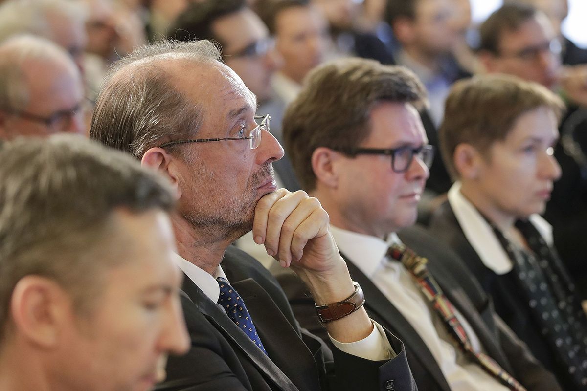 Bildungsminister Faßmann bei einer Präsentation der Ausschreibungs-Ergebnisse